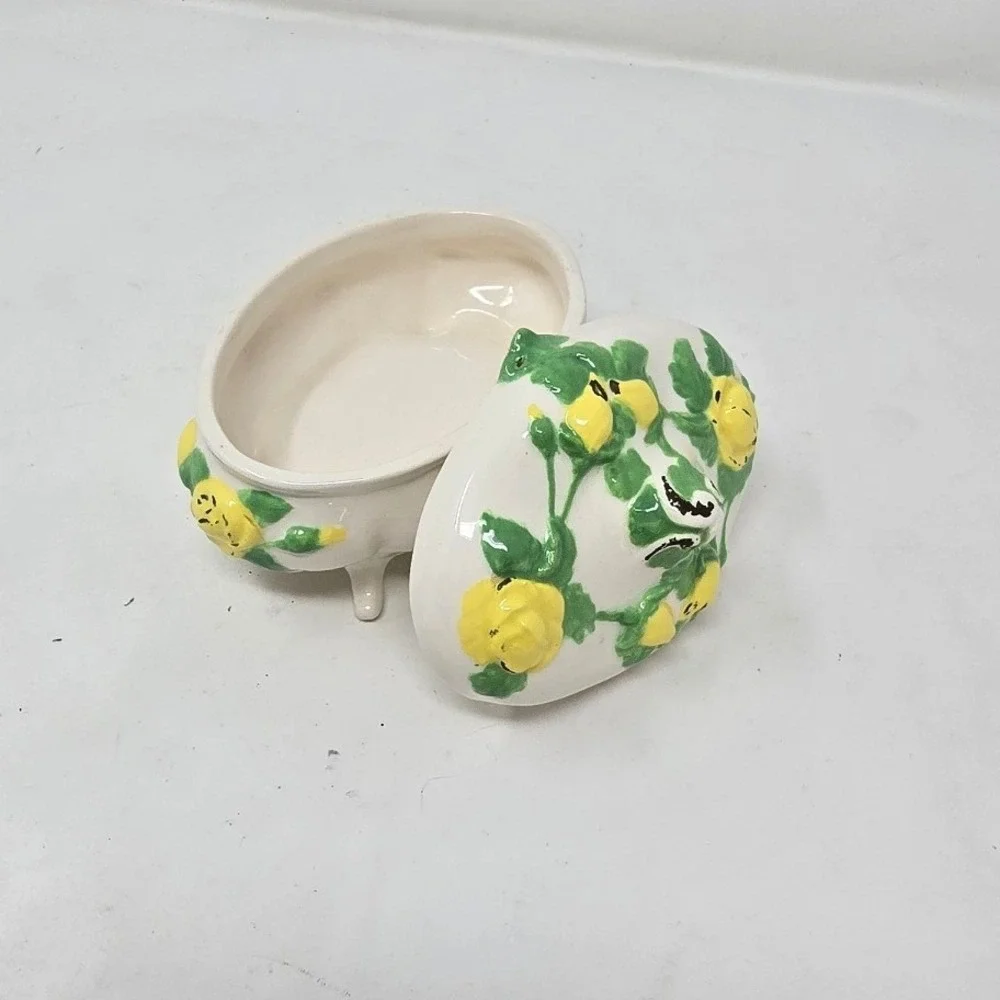 Vtg ceramic footed trinket dish w/lid yellow green‎ roses floral cottagecore